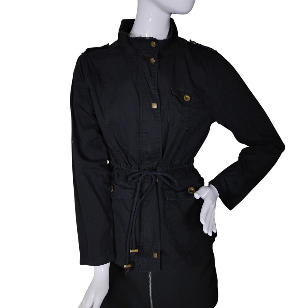 C'esttoi Lightweight Jacket Size Medium Black Zipper and Snap Button Closure